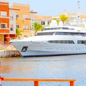 Meet your Posher, Qua